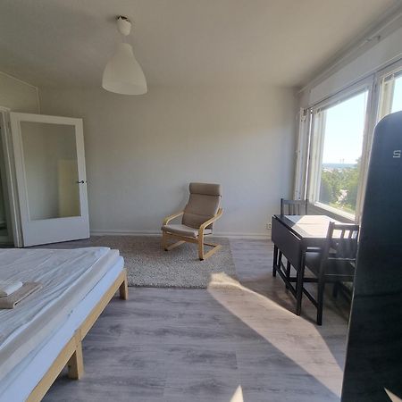 Ylimmaen Kerroksen Yksioe Laehellae Matkakeskusta Apartamento Lappeenranta Exterior foto